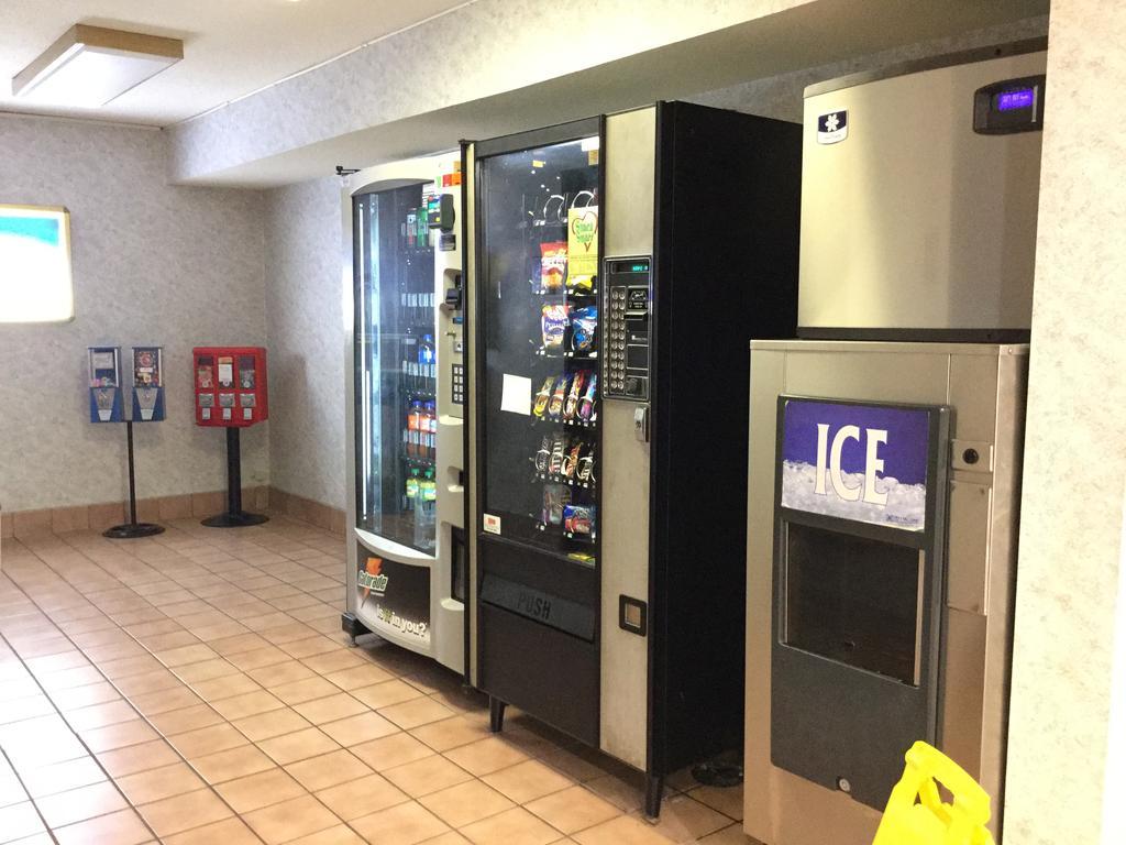 Americas Best Value Inn And Suites Saint Charles Exterior foto