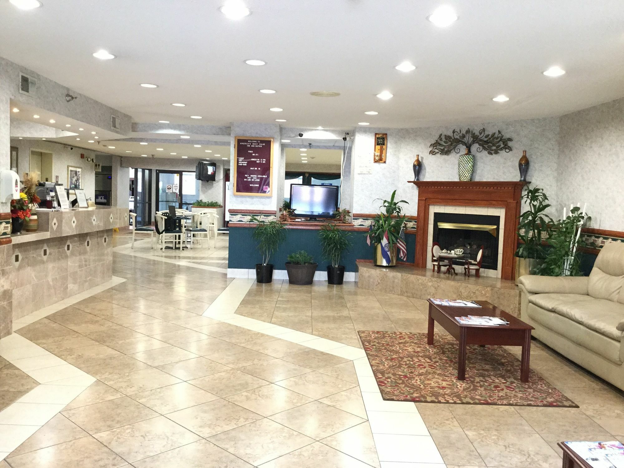 Americas Best Value Inn And Suites Saint Charles Exterior foto
