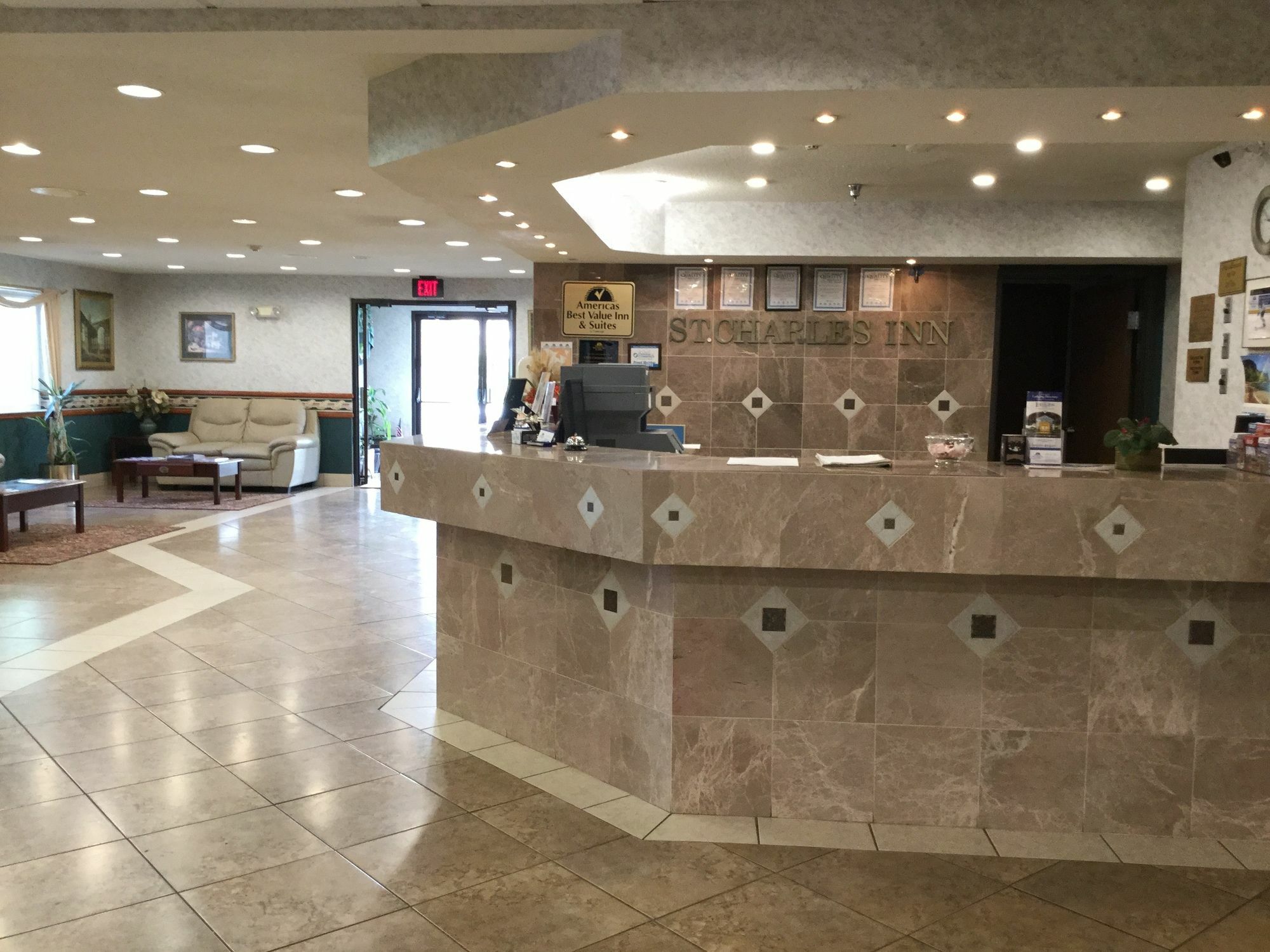 Americas Best Value Inn And Suites Saint Charles Exterior foto